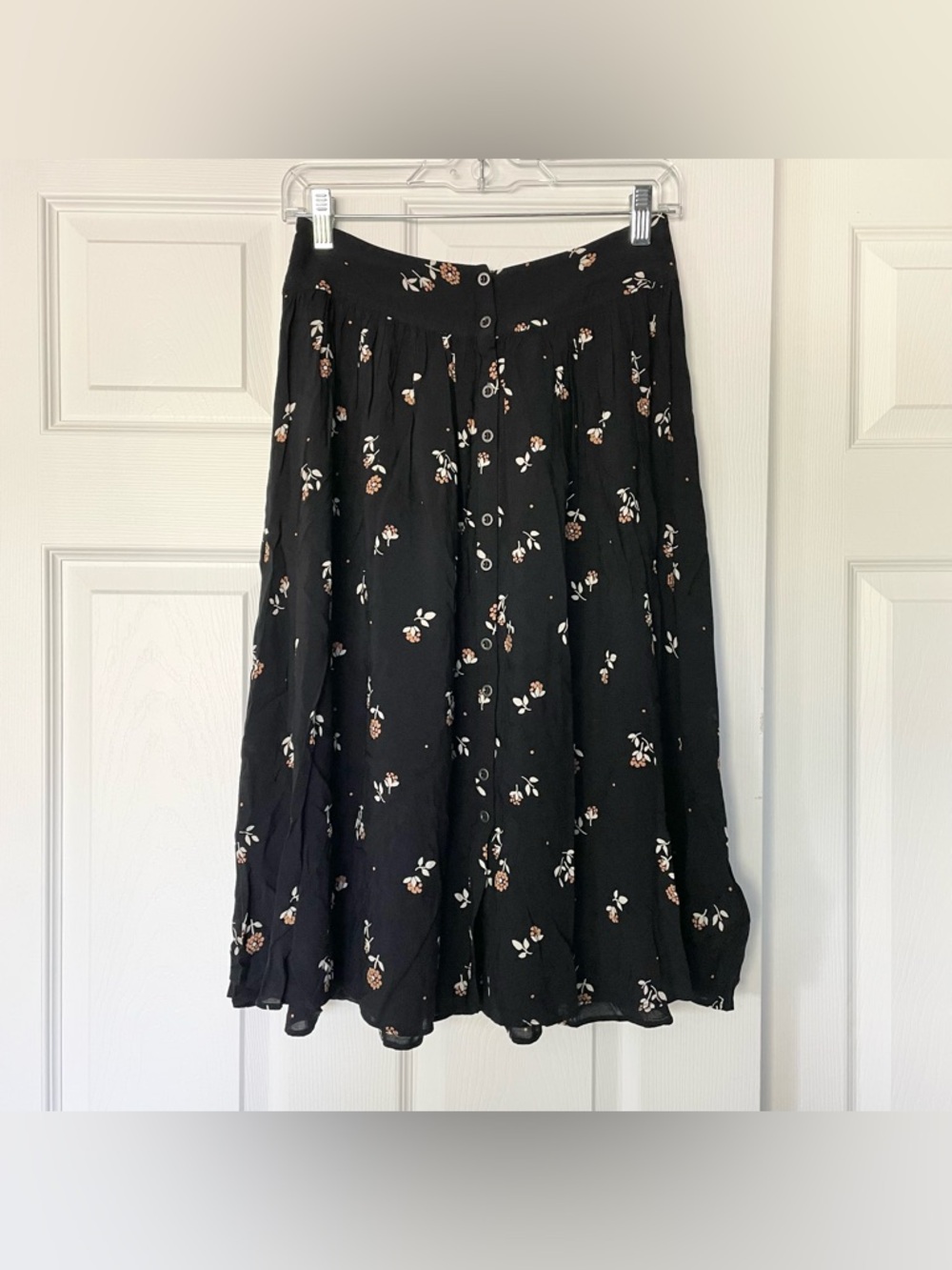 Ecote Black Midi Skirt with Floral Print, S
